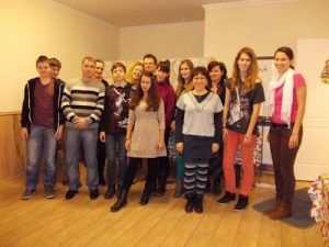 jobb-agyféltekés-rajztanfolyam-csoportkép-2013.12